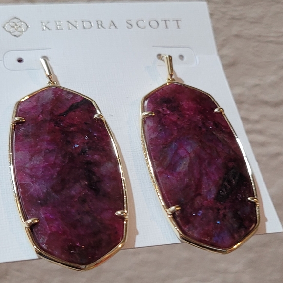 Kendra Scott Faceted Danielle Earrings Raspberry Labradorite in Gold - Picture 6 of 14